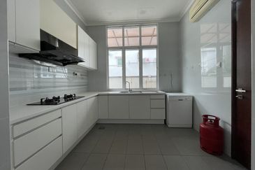 3 Storey Semi-D Beverly Height, Phase 5 Freehold 5