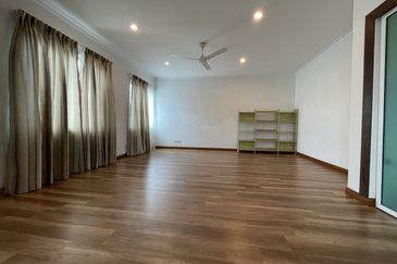 3 Storey Semi-D Beverly Height, Phase 5 Freehold 5