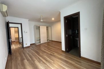 3 Storey Semi-D Beverly Height, Phase 5 Freehold 5