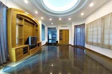 3 Storey Corner Lot Bungalow With Pool Titiwangsa 