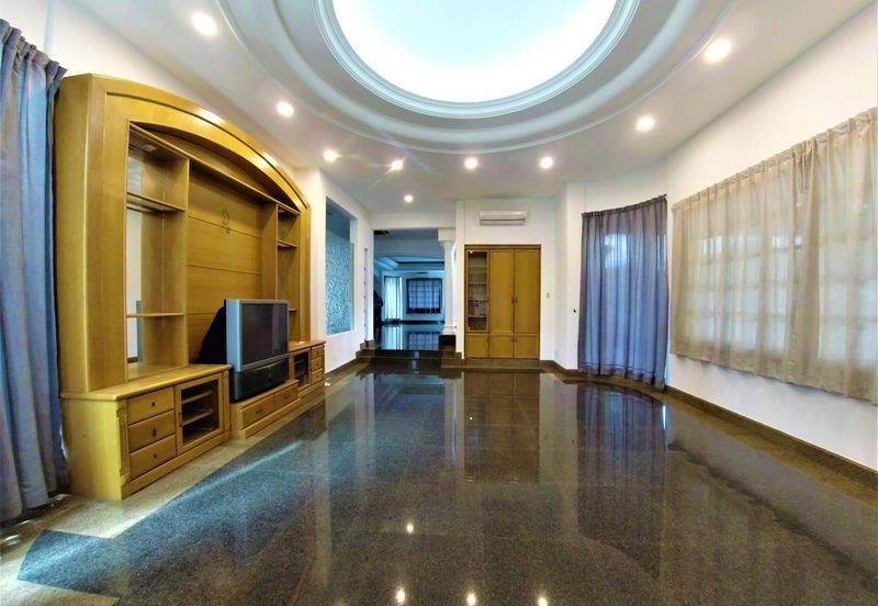 3 Storey Corner Lot Bungalow With Pool Titiwangsa 