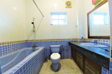 3 Storey Corner Lot Bungalow With Pool Titiwangsa 