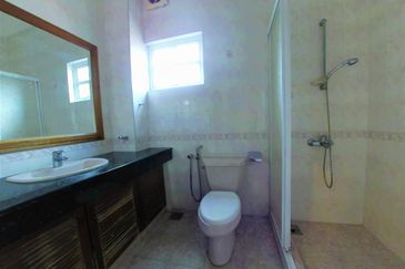 3 Storey Corner Lot Bungalow With Pool Titiwangsa 