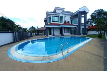 3 Storey Corner Lot Bungalow With Pool Titiwangsa 
