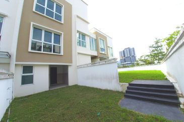 3 Storey Twin Villa Corner Lot Contours Melawati  