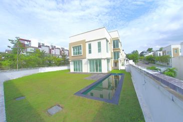 3 Storey Twin Villa Corner Lot Contours Melawati  