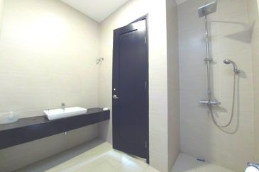 4 Storey Twin Villa Contours Melawati Private Lift