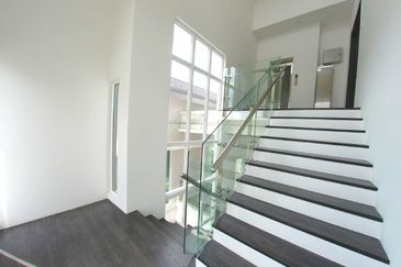 4 Storey Twin Villa Contours Melawati Private Lift