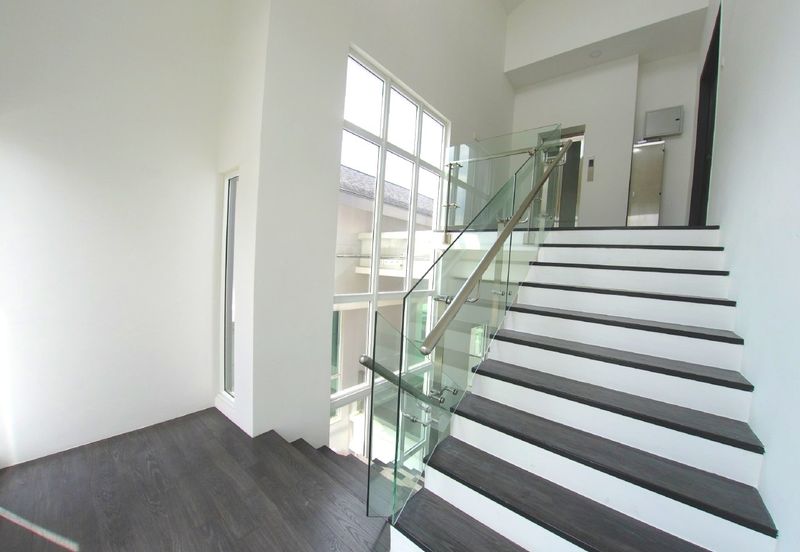 4 Storey Twin Villa Contours Melawati Private Lift