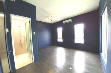 4 Storey Twin Villa Contours Melawati Private Lift