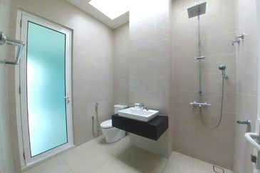 4 Storey Twin Villa Contours Melawati Private Lift