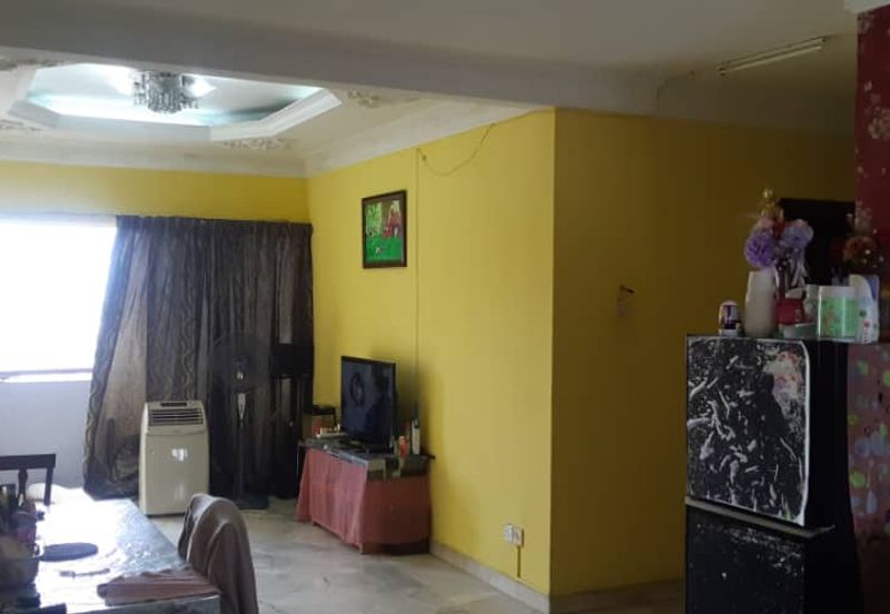 Freehold Villa Mewah Apartment Salak South 850 sqf