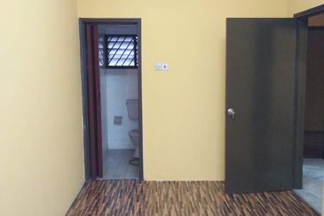 Freehold Villa Mewah Apartment Salak South 850 sqf