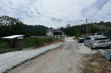Lot Banglo Hulu Langat Batu 17 Seberang Geran Indi