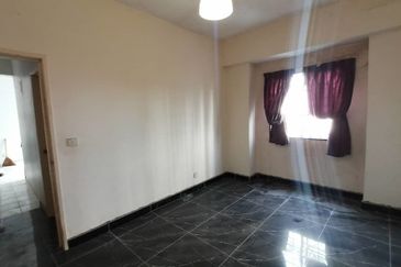 Apartment Perdana Park,Bandar Tasik Puteri Rawang with Swimming Pool and Futsal Court