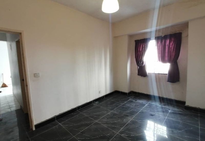 Apartment Perdana Park,Bandar Tasik Puteri Rawang with Swimming Pool and Futsal Court