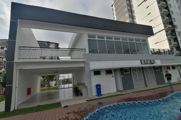Apartment Perdana Park,Bandar Tasik Puteri Rawang with Swimming Pool and Futsal Court
