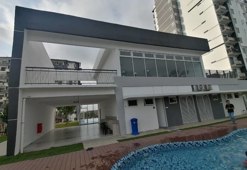 Apartment Perdana Park,Bandar Tasik Puteri Rawang with Swimming Pool and Futsal Court