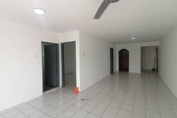 Pantai Hill Park Phase 5 Pantai Dalam Near Mid Valley with Huge Balcony