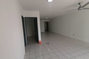 Pantai Hill Park Phase 5 Pantai Dalam Near Mid Valley with Huge Balcony