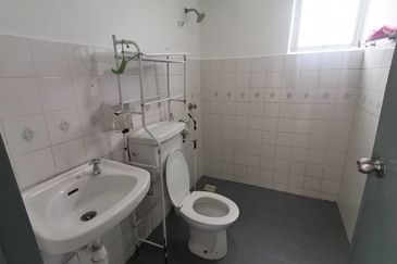 Pantai Hill Park Phase 5 Pantai Dalam Near Mid Valley with Huge Balcony