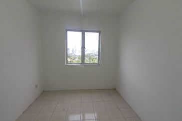 Pantai Hill Park Phase 5 Pantai Dalam Near Mid Valley with Huge Balcony