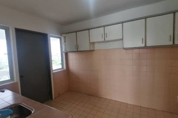 Pantai Hill Park Phase 5 Pantai Dalam Near Mid Valley with Huge Balcony