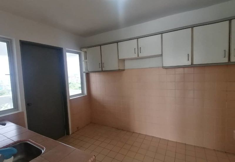 Pantai Hill Park Phase 5 Pantai Dalam Near Mid Valley with Huge Balcony