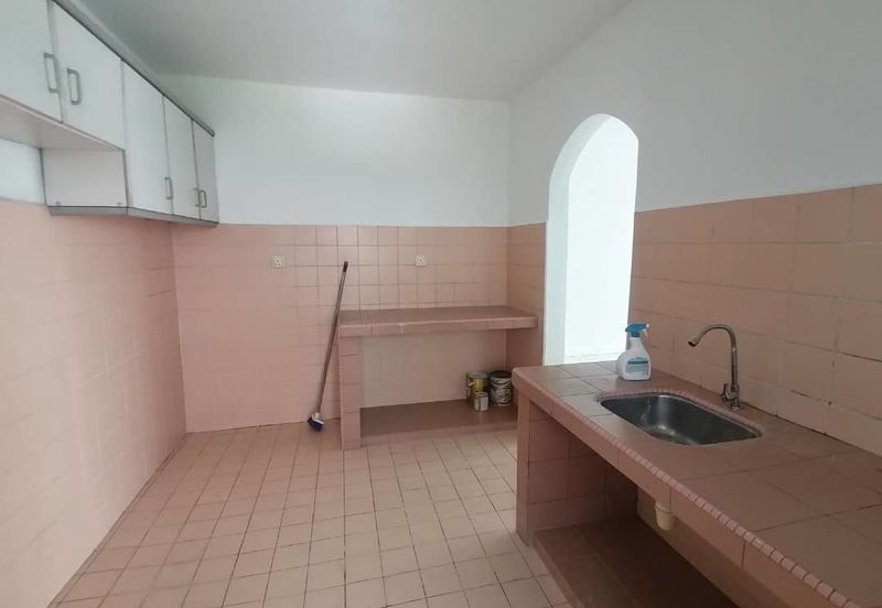 Pantai Hill Park Phase 5 Pantai Dalam Near Mid Valley with Huge Balcony