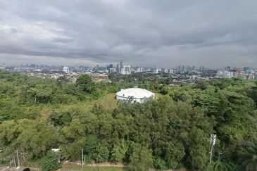 Pantai Hill Park Phase 5 Pantai Dalam Near Mid Valley with Huge Balcony