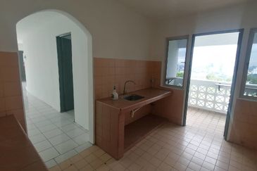 Pantai Hill Park Phase 5 Pantai Dalam Near Mid Valley with Huge Balcony