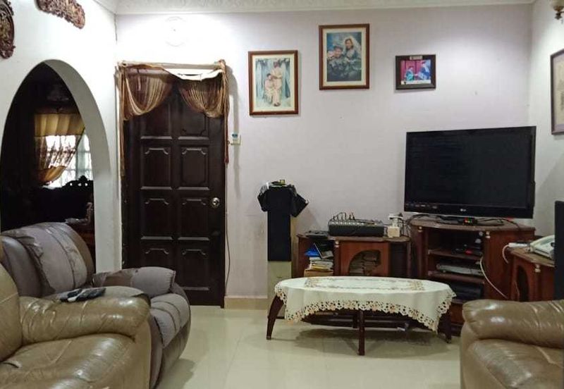 Corner Freehold Lot 2 Storey Terrace house Tmn Dagang Jaya Ampang 6 Room 5k sqft