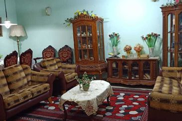 Corner Freehold Lot 2 Storey Terrace house Tmn Dagang Jaya Ampang 6 Room 5k sqft