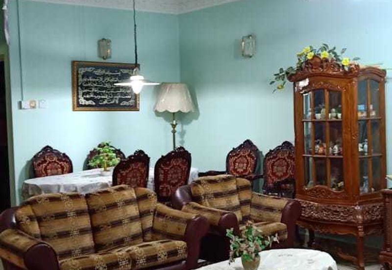 Corner Freehold Lot 2 Storey Terrace house Tmn Dagang Jaya Ampang 6 Room 5k sqft