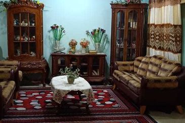 Corner Freehold Lot 2 Storey Terrace house Tmn Dagang Jaya Ampang 6 Room 5k sqft