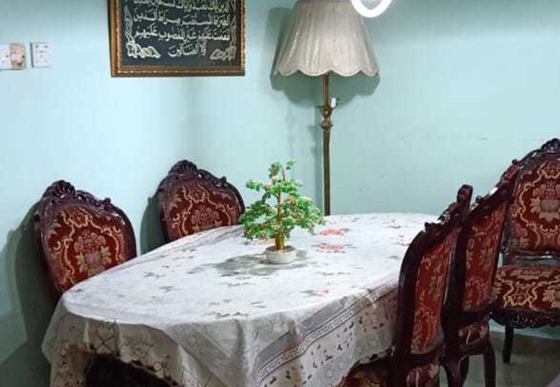 Corner Freehold Lot 2 Storey Terrace house Tmn Dagang Jaya Ampang 6 Room 5k sqft