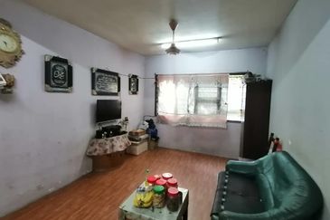 Apartment Taman Sungai Besi, Kuala Lumpur Blok 8 Tingkat 3