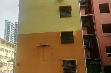 Apartment Taman Sungai Besi, Kuala Lumpur Blok 8 Tingkat 3