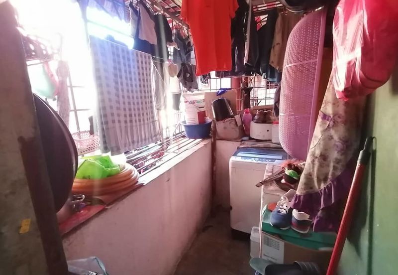 Apartment Taman Sungai Besi, Kuala Lumpur Blok 8 Tingkat 3