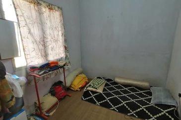 Apartment Taman Sungai Besi, Kuala Lumpur Blok 8 Tingkat 3