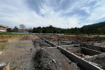 8 Acre Freehold Non Bumi Agriculture Land Behind SJKC Batang Kali