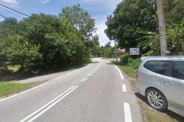 Road Frontage Freehold Non Bumi 6.5 acre Kg Kalong Hilir,Batang Kali