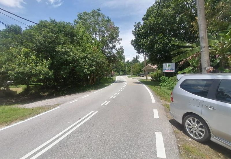 Road Frontage Freehold Non Bumi 6.5 acre Kg Kalong Hilir,Batang Kali