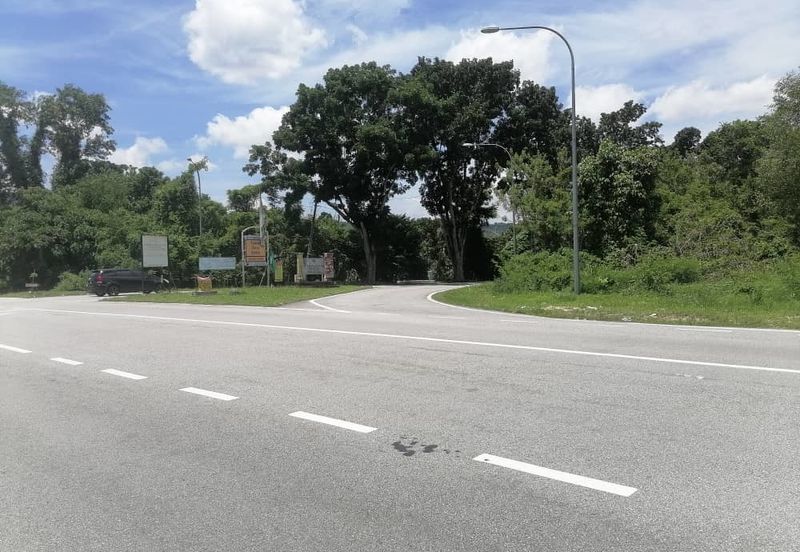 Lot Bungalow Road Frontage Non Bumi Lot 7500 sqft Taman Kelisa, Ulu Yam