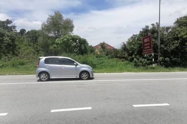 Lot Bungalow Road Frontage Non Bumi Lot 7500 sqft Taman Kelisa, Ulu Yam