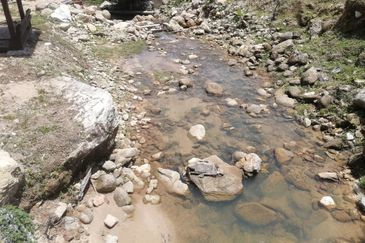 Dusun Durian 3.7 ac Freehold Non Bumi with River Ulu Yam