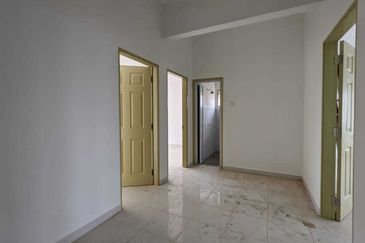 2 Storey Semi D CORNER 4898 sqft  Freehold Tmn Koperasi Kg Pdg Midin