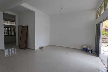 2 Storey Semi D CORNER 4898 sqft  Freehold Tmn Koperasi Kg Pdg Midin