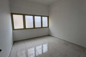 2 Storey Semi D CORNER 4898 sqft  Freehold Tmn Koperasi Kg Pdg Midin