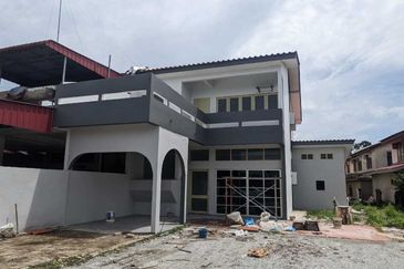 2 Storey Semi D CORNER 4898 sqft  Freehold Tmn Koperasi Kg Pdg Midin